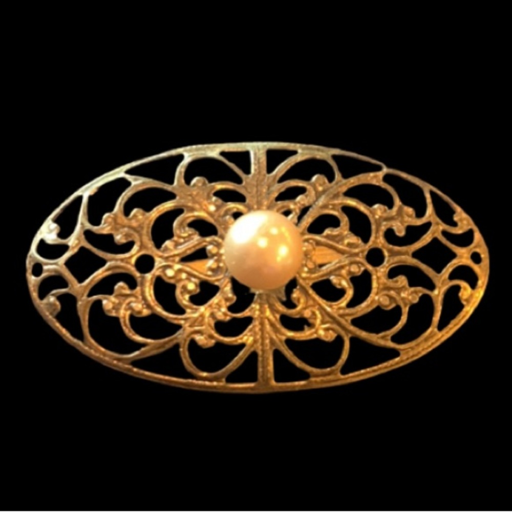 Vintage Filagree & Pearl Brooch